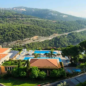 4* Resort Country &